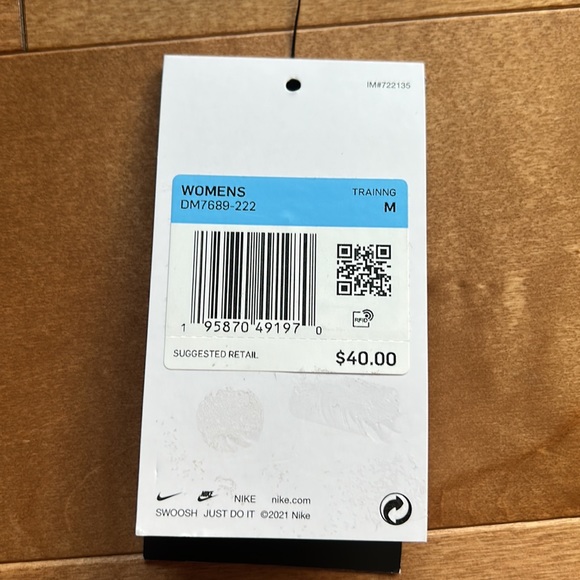 Nike Pro Cropped Training Tank - Picture 3 of 8